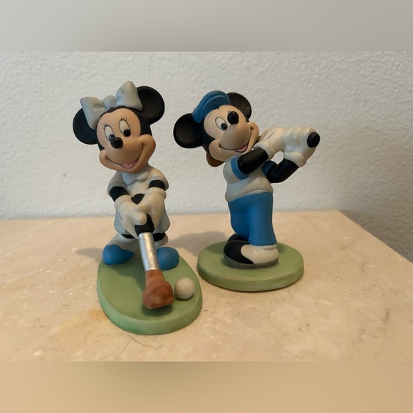 Mickey and Minnie Mouse golfer figurines. - Picture 10 of 12